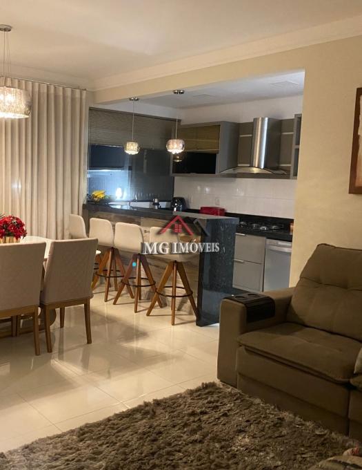 Vende-se apartamento no Bairro Caravelas.